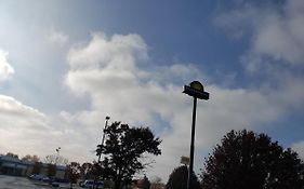 Days Inn & Suites By Wyndham Merrillville